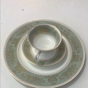 Wedgwood‎ Sage green & Gold Dinnerware Set for Elegant Dining 3 pieces